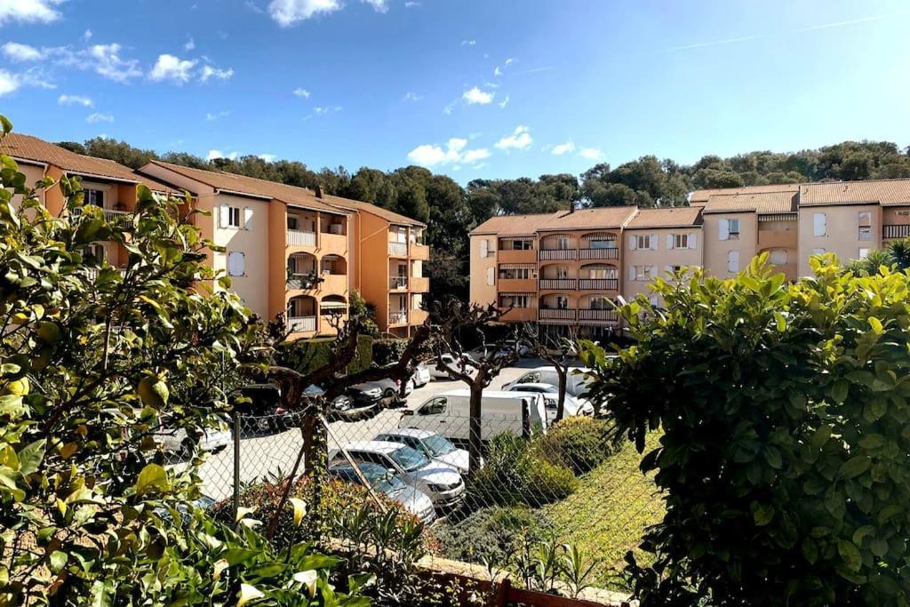 Charmant Studio Costebelle Proche Gare, Terrasse Et Parking Gratuit Apartment Hyeres Exterior photo